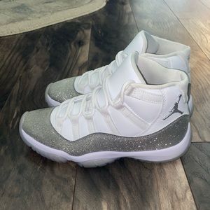 Jordan 11 Retro (W) White Metallic Silver 🥶